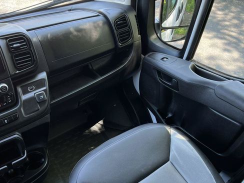 Used 2025 RAM ProMaster 2500 w/ Convenience Group FWD image 28