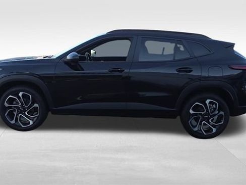Used 2024 Chevrolet Trax RS w/ Driver Confidence Package FWD image 9