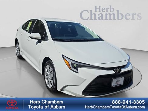 Used 2026 Toyota Corolla LE AWD/4WD image 1