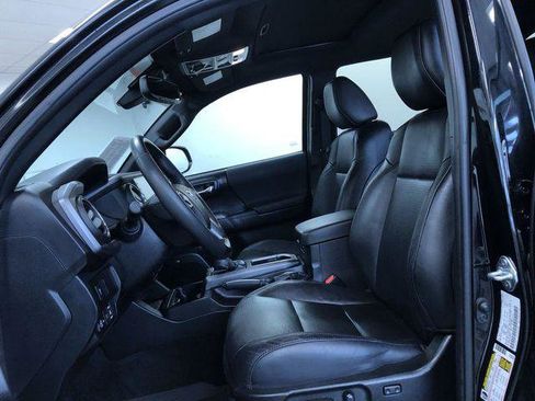 Certified 2022 Toyota Tacoma TRD Off-Road w/ TRD Premium Off Road Package AWD/4WD image 12