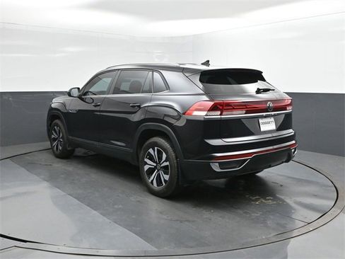 Certified 2024 Volkswagen Atlas Cross Sport SE w/ Adventure Package image 5