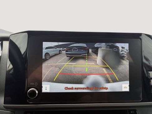 Used 2025 Toyota Camry SE image 16