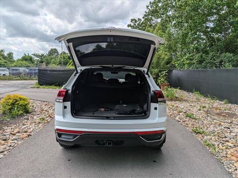 Certified 2023 Volkswagen Atlas Cross Sport SE w/ Black Wheel Package AWD/4WD image 20