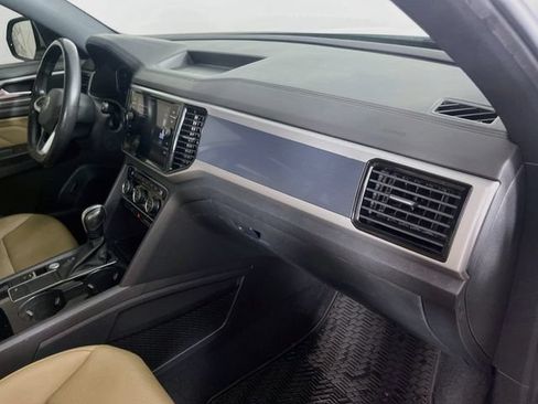 Used 2020 Volkswagen Atlas Cross Sport SEL R-Line FWD image 32