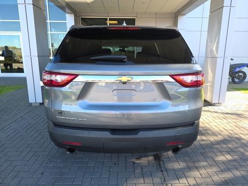 Used 2020 Chevrolet Traverse LS image 3