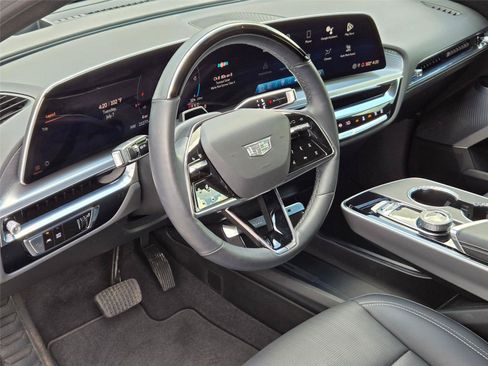 Used 2024 Cadillac Lyriq Luxury RWD image 10