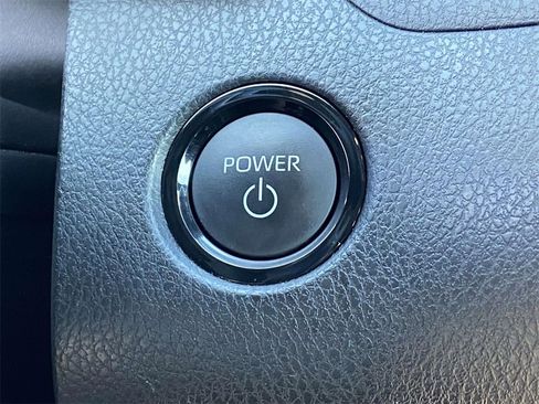 Used 2025 Toyota Camry SE image 27