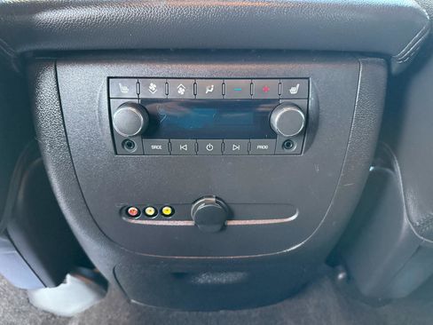 Used 2013 Chevrolet Suburban LTZ AWD/4WD image 18