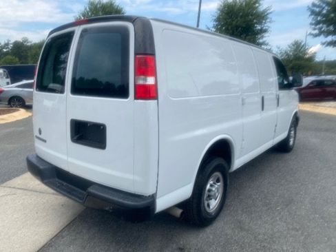 Used 2020 Chevrolet Express 2500 RWD image 6