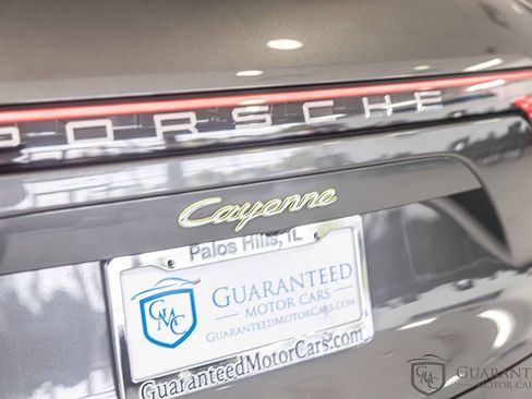 Used 2020 Porsche Cayenne E-Hybrid image 17