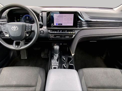 Used 2025 Toyota Camry LE FWD image 15