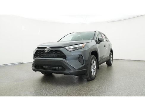 Used 2025 Toyota RAV4 XLE w/ Convenience Package FWD image 32