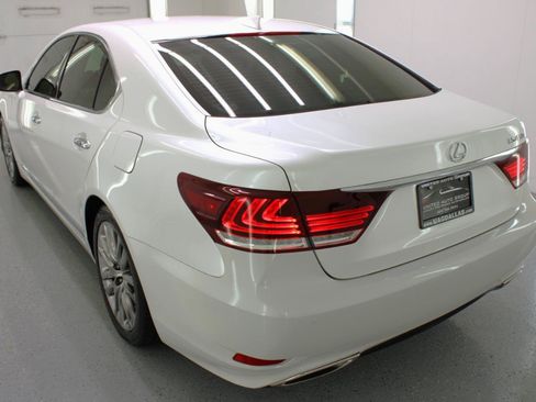 Used 2017 Lexus LS 460 w/ Comfort Package RWD image 7