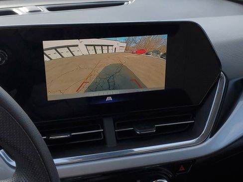 Used 2024 Chevrolet Trax LT image 19