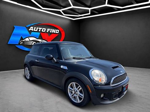 Used 2013 MINI Cooper S FWD image 2