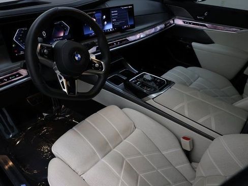 Used 2024 BMW 760i xDrive w/ Executive Package AWD/4WD image 83