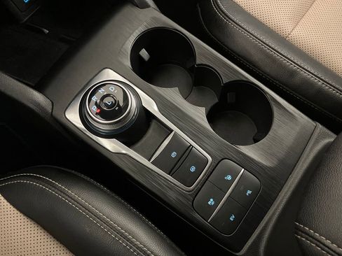 Certified 2022 Ford Escape Titanium w/ Titanium Premium Package image 27