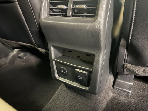 Used 2024 Ford Edge SEL w/ Convenience Package AWD/4WD image 21