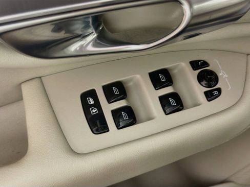 Certified 2023 Volvo XC90 B5 Core w/ Protection Package Premier AWD/4WD image 18