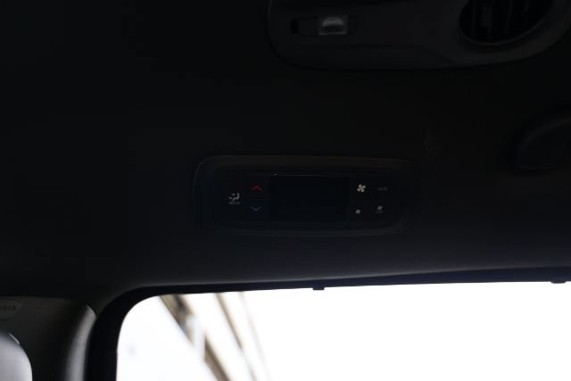 Used 2026 Chrysler Pacifica Select FWD image 35