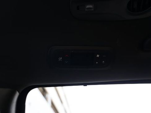Used 2026 Chrysler Pacifica Select FWD image 35