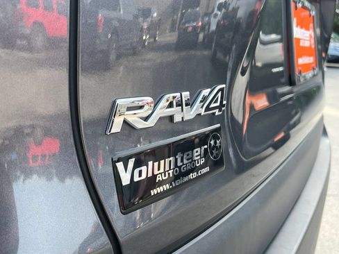 Used 2019 Toyota RAV4 XLE w/ Convenience Package FWD image 9