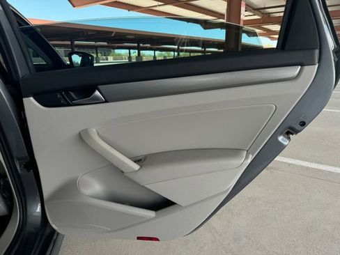 Used 2014 Volkswagen Passat TDI SE image 35