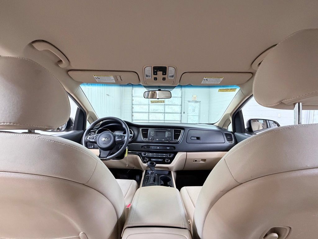 Used 2017 Kia Sedona LX FWD image 24