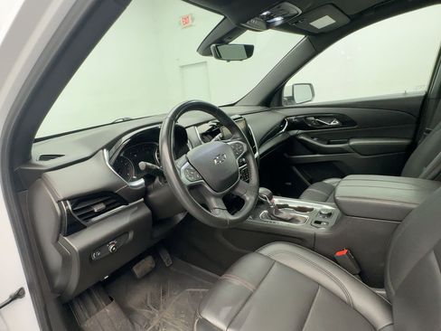 Certified 2023 Chevrolet Traverse RS w/ LPO, Floor Liner Package image 4
