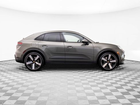 New 2025 Porsche Macan 4S Electric AWD/4WD image 7