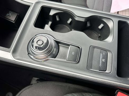 Used 2023 Ford Edge SE w/ Black Appearance Package image 26