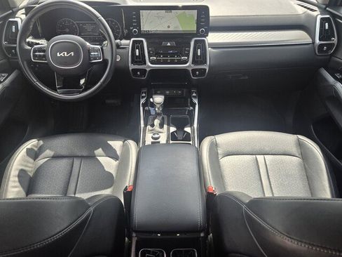 Used 2022 Kia Sorento SX image 11