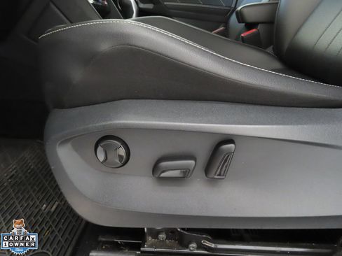 Used 2022 Volkswagen Tiguan SE FWD image 12