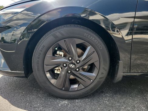 Used 2022 Hyundai Elantra SEL FWD image 7