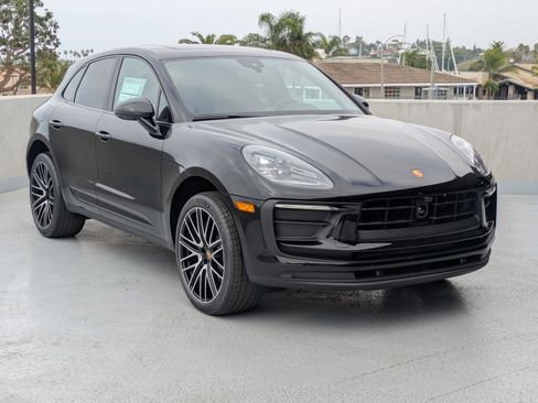 New 2026 Porsche Macan image 7