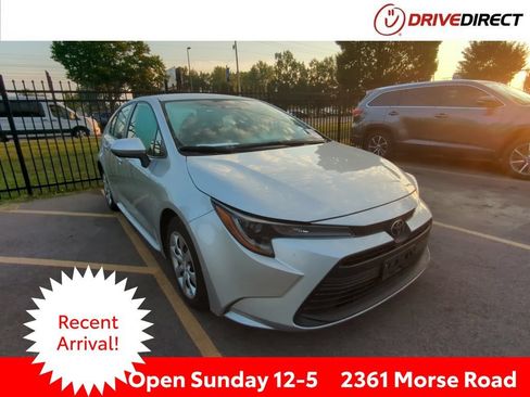 Used 2025 Toyota Corolla LE FWD image 1
