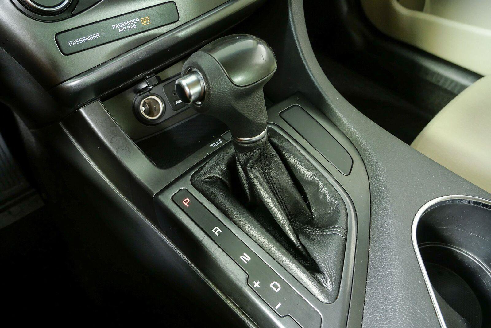 Used 2015 Kia Optima LX FWD image 15