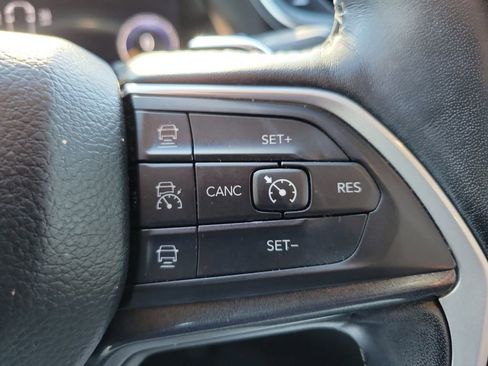 Used 2022 Jeep Grand Cherokee L Laredo image 25