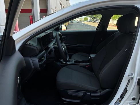 Used 2025 Kia K4 FWD image 10
