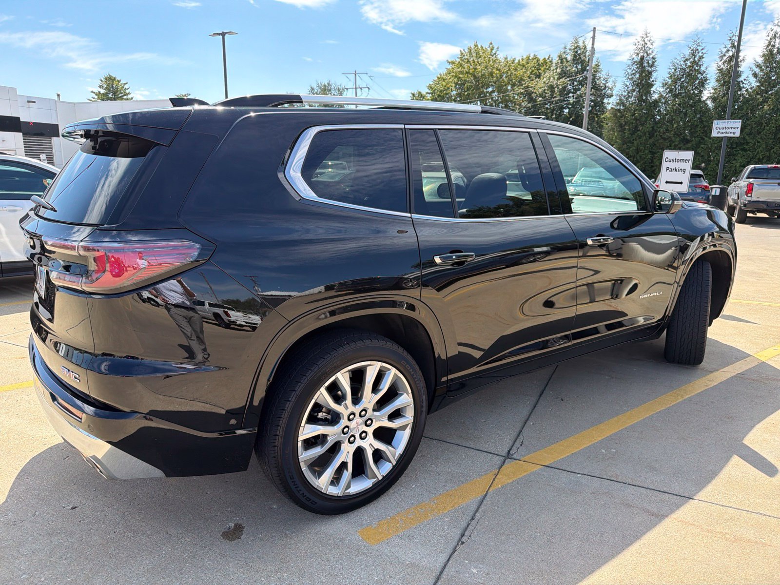 Used 2024 GMC Acadia Denali w/ Super Cruise Package AWD/4WD image 2
