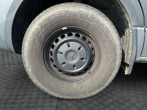 Used 2023 Mercedes-Benz Sprinter 2500 image 12