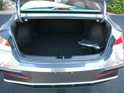 Used 2024 Hyundai Elantra SEL image 13