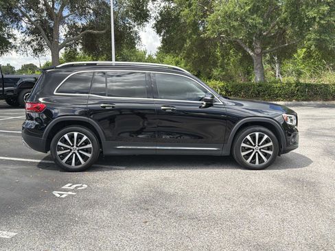 Used 2023 Mercedes-Benz GLB 250 image 3