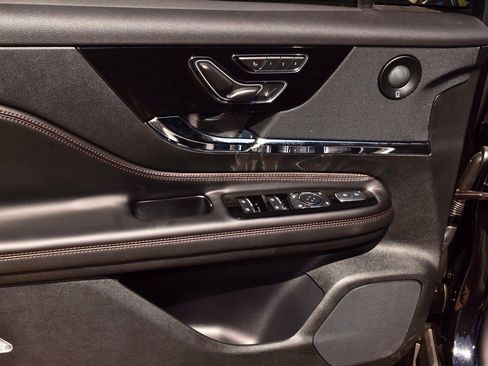 New 2025 Lincoln Corsair Reserve w/ Equipment Group 202A image 35