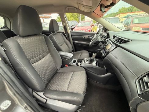 Used 2017 Nissan Rogue SV FWD image 10