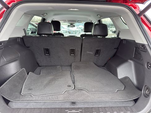 Certified 2024 GMC Terrain SLT image 35