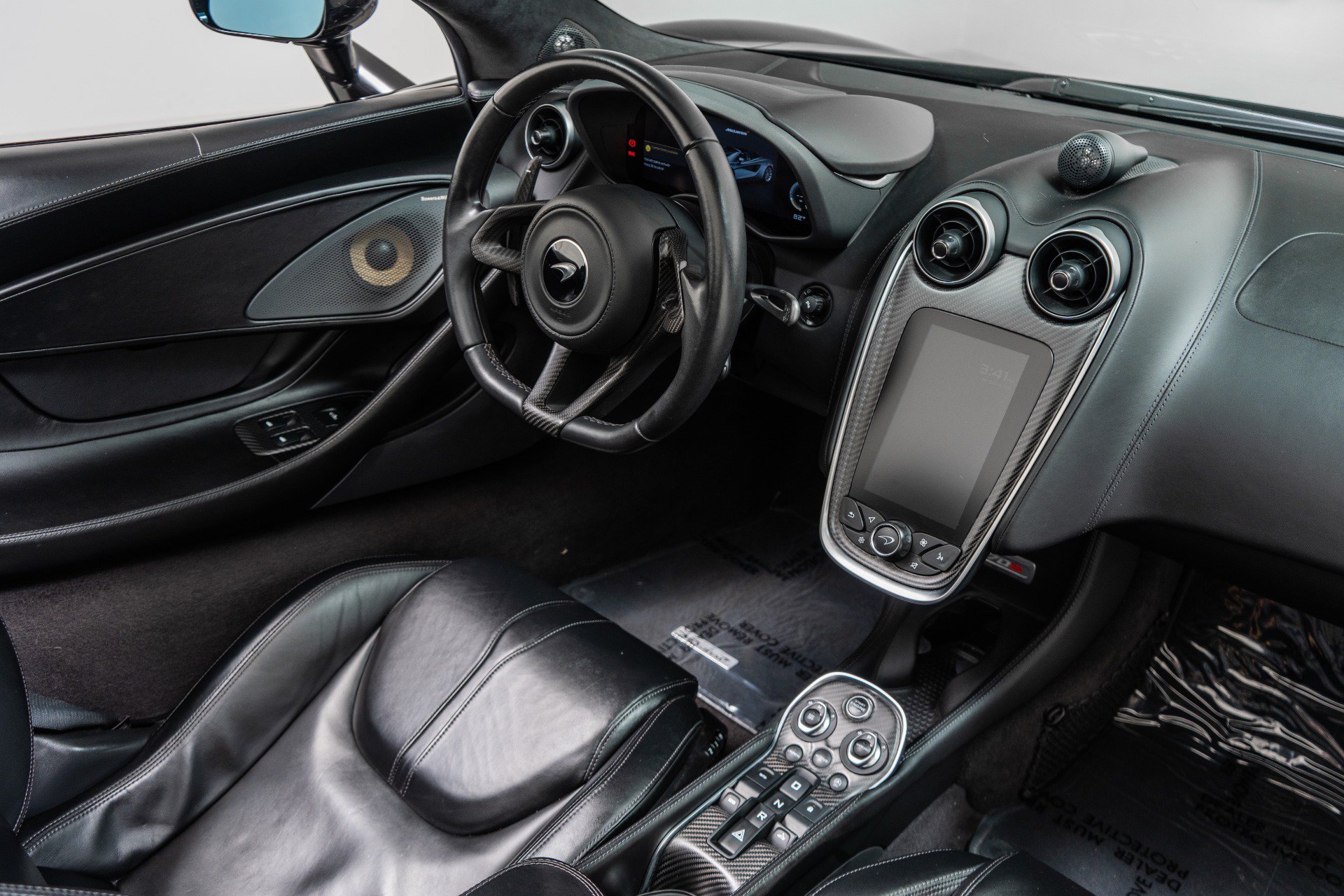 Used 2020 McLaren 570S Spider RWD image 25
