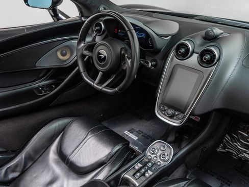 Used 2020 McLaren 570S Spider RWD image 25