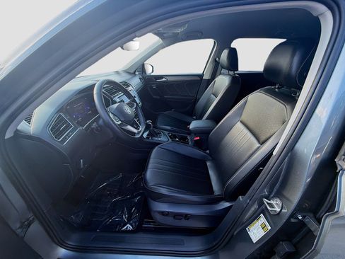 Used 2022 Volkswagen Tiguan SE FWD image 18