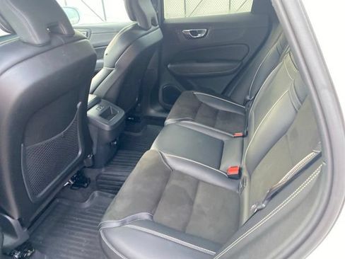 Used 2019 Volvo XC60 T5 R-Design w/ Protection Package Premier AWD/4WD image 13